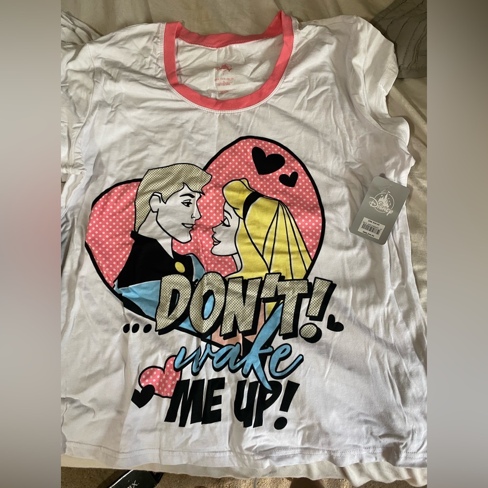 Disney T shirt Sleeping Beauty size L